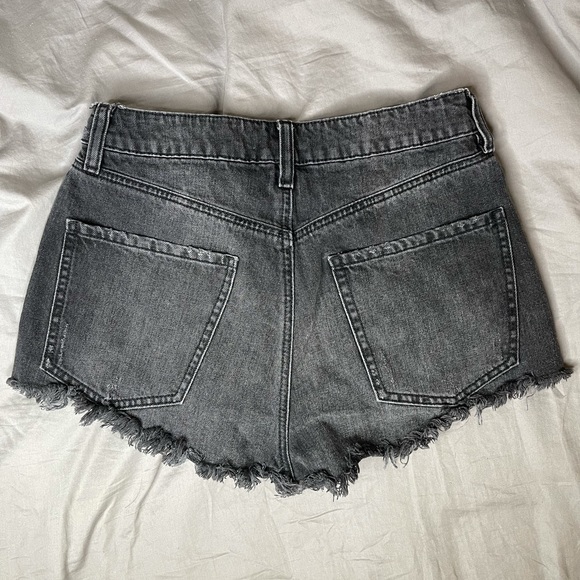 DYNAMITE BLACK HIGH WAISTED JEAN SHORTS - Picture 1 of 2